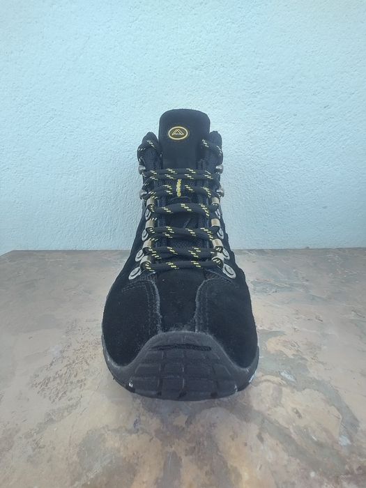 Botas Rockland como Novas