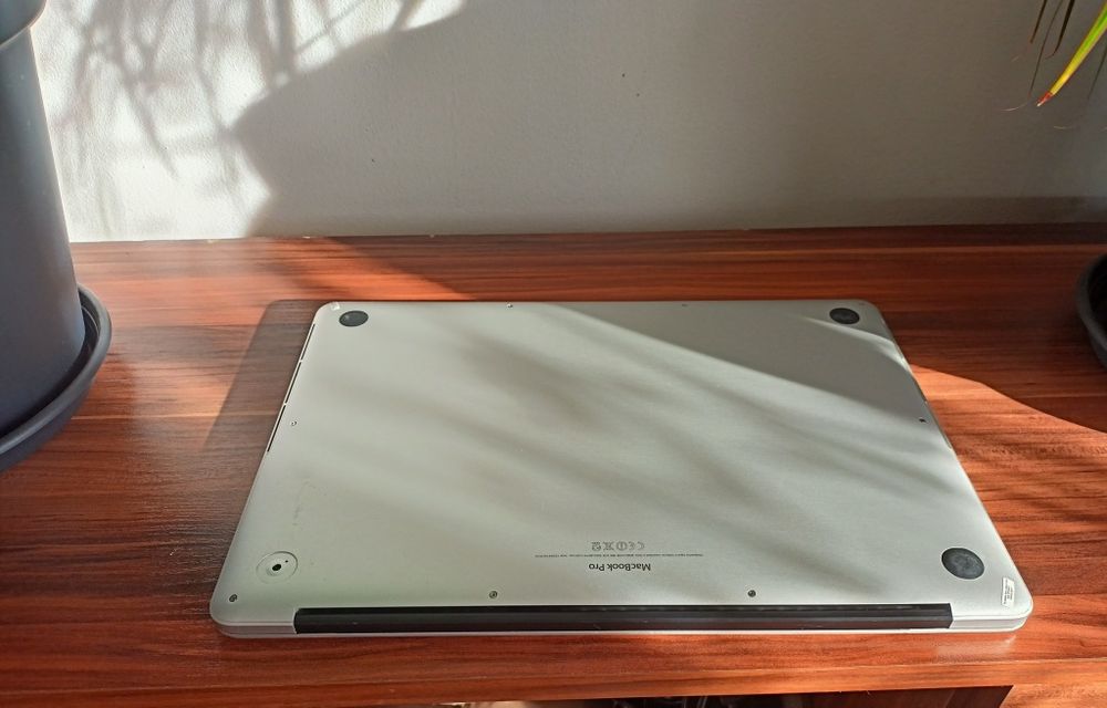 Apple Macbook PRO 1398 i7 
16/512GB