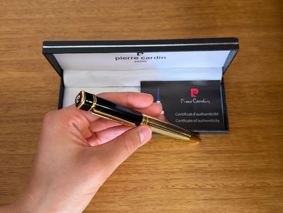 Caneta esferográfica Pierre Cardin - NOVA