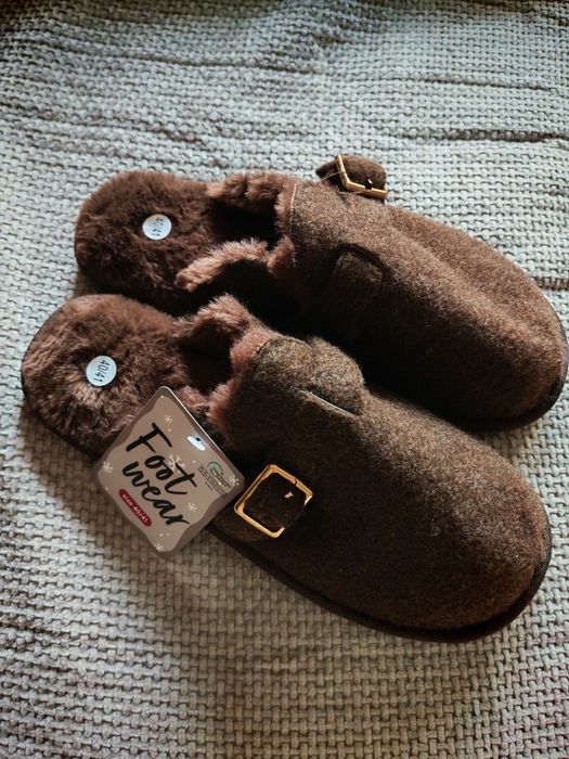 NOWE Kapcie damskie 40-41 Action - brąz