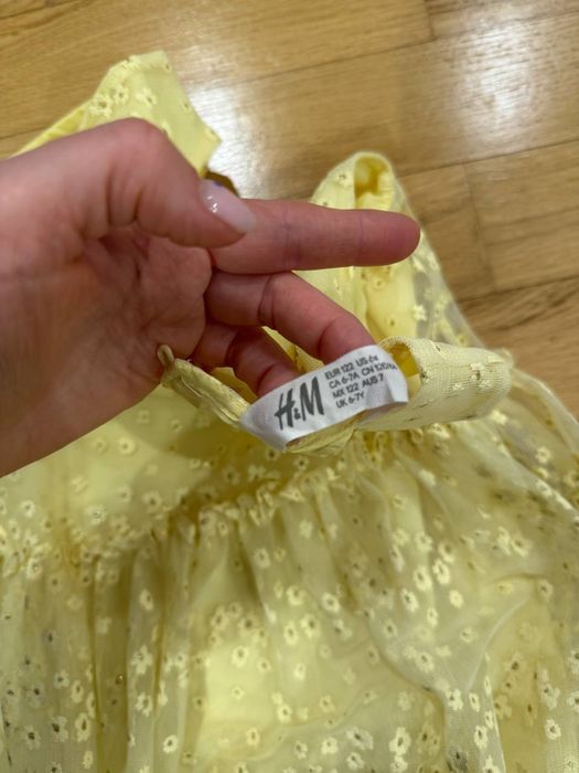 Желтое нарядное платье H&M 6-7 лет 122 см