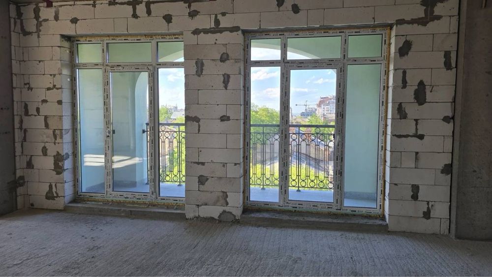 Розкішна квартира 142 м у новому клубному будинку Гімназист!