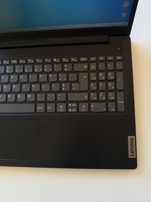 Computador portátil Lenovo Novo - V15 G2 i3 11ª | 8GB - 256GB | Extras