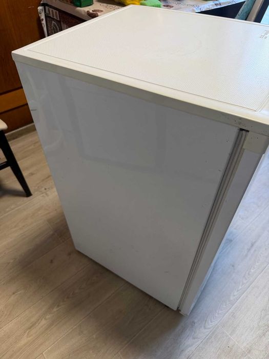 Продам невеликий холодильник "LG"