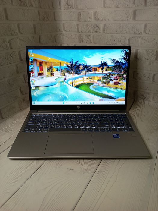 Ноутбук HP Laptop 15t-fd000 I5-1334U 10 ядер 16Gb RAM стан нового