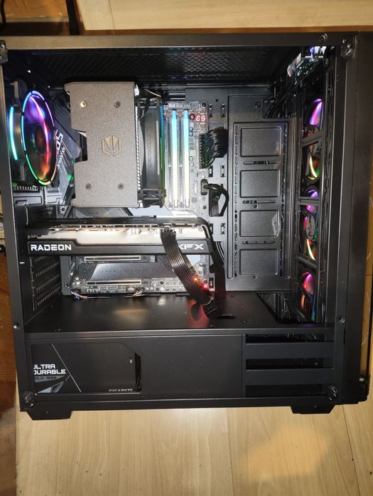 Komputer do Gier . Z kartą graficzna lub bez -600 zl