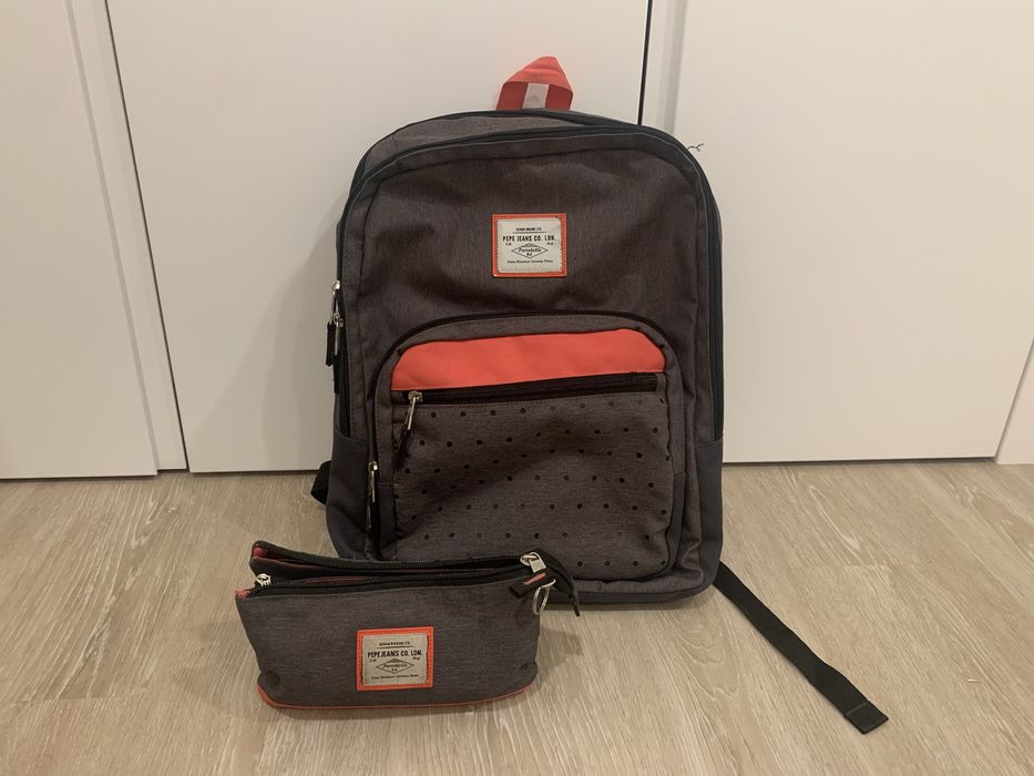 BEM ESTIMADA - Mochila escolar marca pepe jeans e estojo