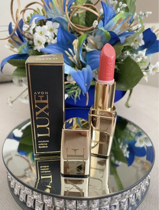 Avon szminka Luxe Sliky Apricot