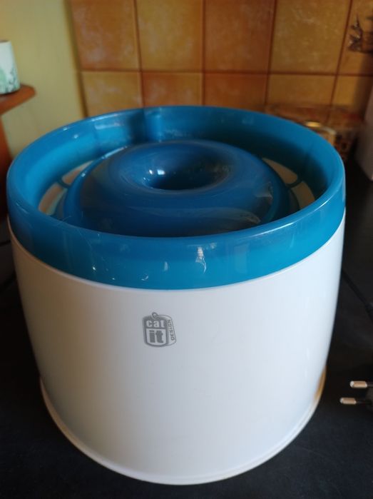 Duże poidło z fontanną dla kota Cat It