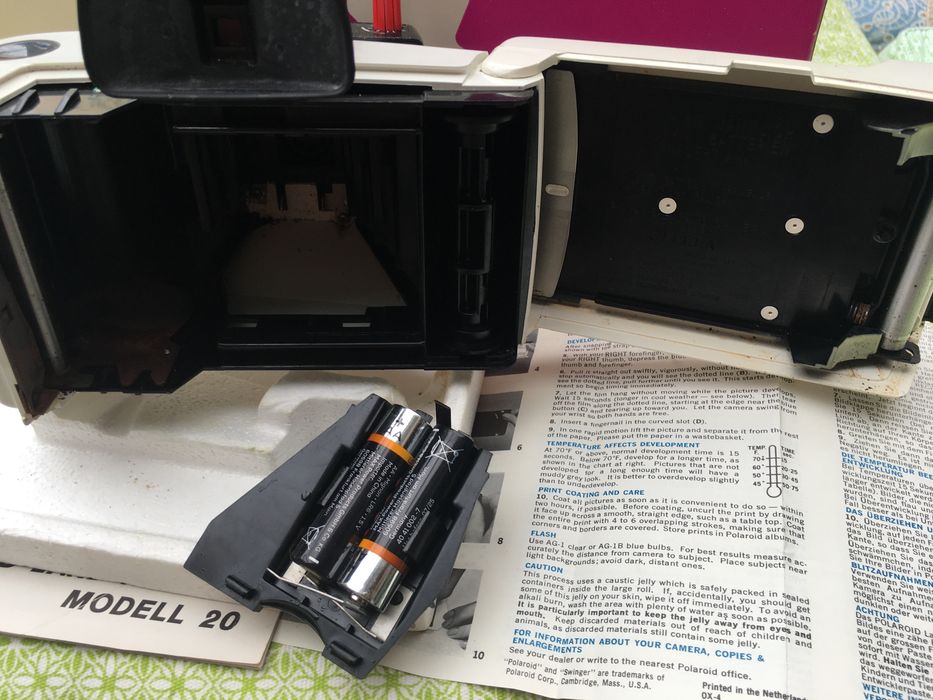 Polaroid Land Camera Model 20 The Swinger c/ caixa original e document