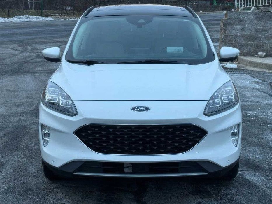 Ford Escape Hybrid Titanium      2020