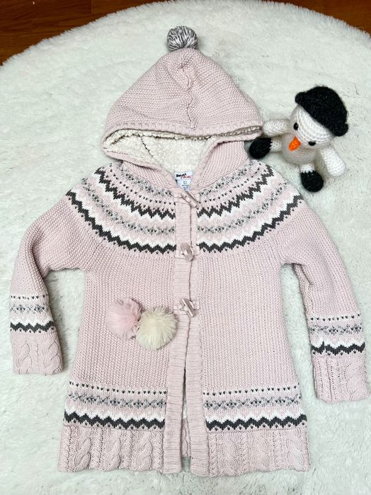 Cieplutki sweterek z barankiem. 110