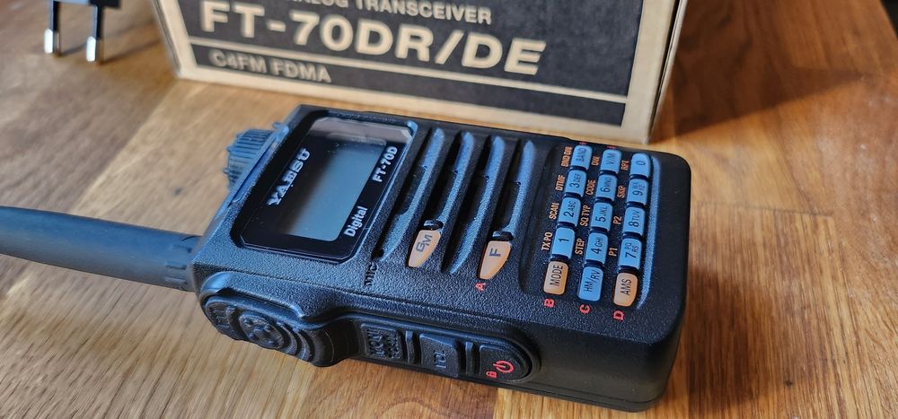 Yaesu ft70D cyfrowy radiotelefon