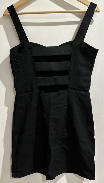 Krótka odważna sukienka