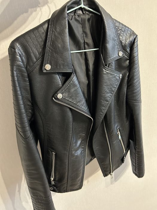 Куртка жіноча