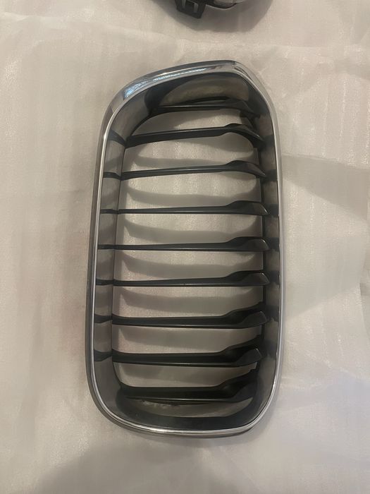 Grelhas Frontais Originais BMW Série 1 F20/F21 LCI (2015–2019)