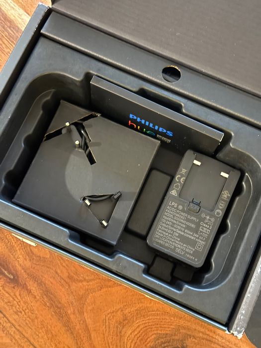 Philips Hue Play HDMI Sync Box 4K - Como Nova