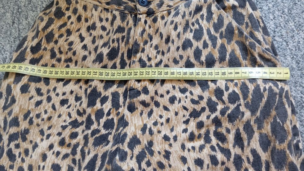 Джинси в трендовий принт