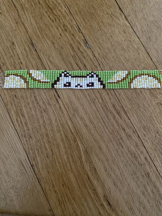 Браслет ручної роботи з бісеру