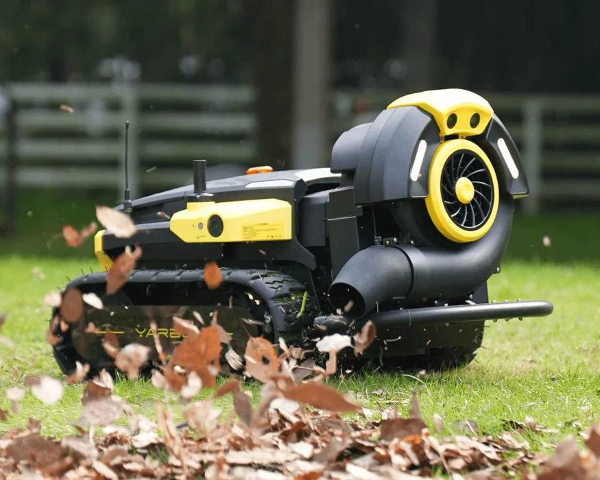 Wielofunkcyjny robot YARBO z modułem koszącym na gąsienicach