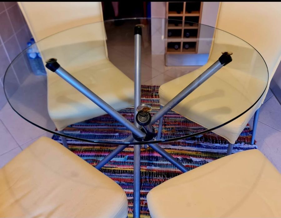 Conjunto de Mesa de cozinha e 4 cadeiras