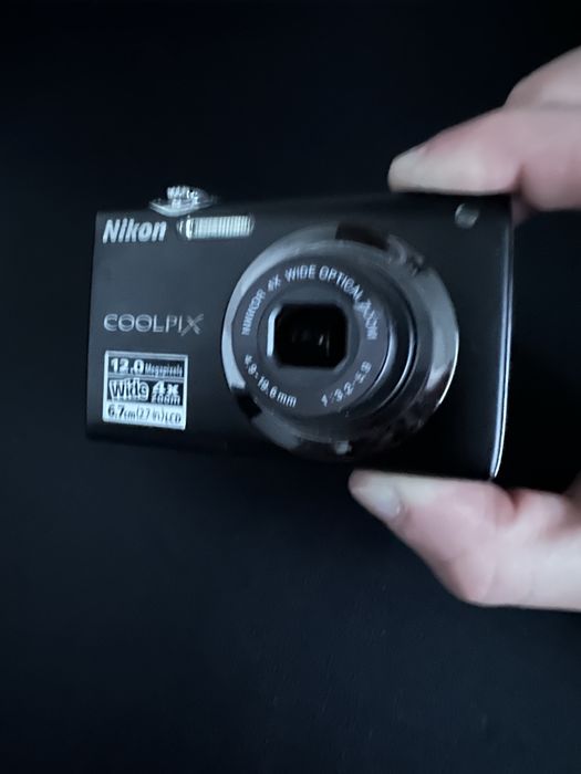 Nikon Coolpix компактний цифровий фотоапарат