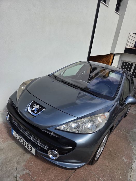 Peugeot 207 1.4 Gasolina – 152.000 km – Económico e Fiável
