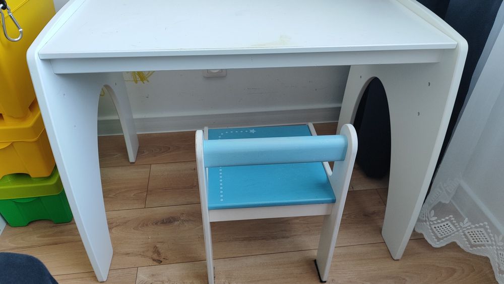 Dziecięcy stolik z krzeselkiem
