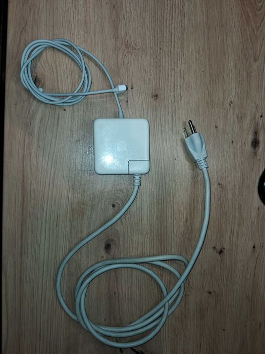 MacBook 5.1 13' Aluminum (Late 2008), Core 2 Duo, 4 ГБ
