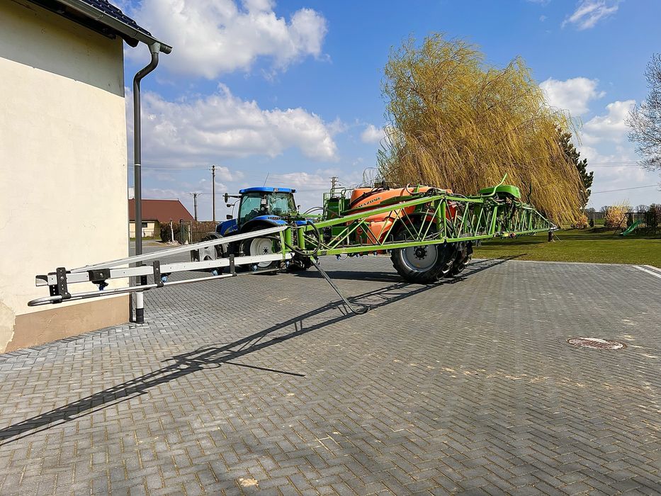 Opryskiwacz Amazone UX 4200 Specjal 24 m, 2015 r. 140.000 netto