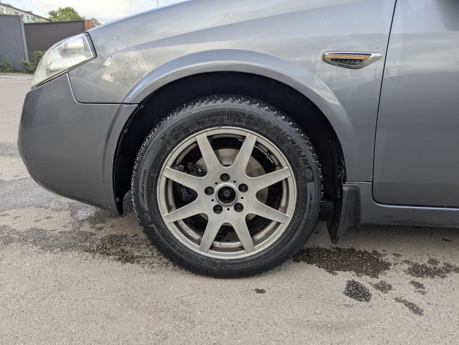 Nissan Primera P12