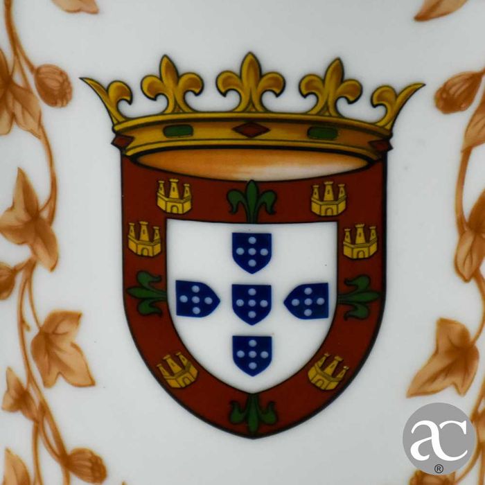 Caneca do 6º centenário da Aliança Luso-Inglesa porcelana Vista Alegre