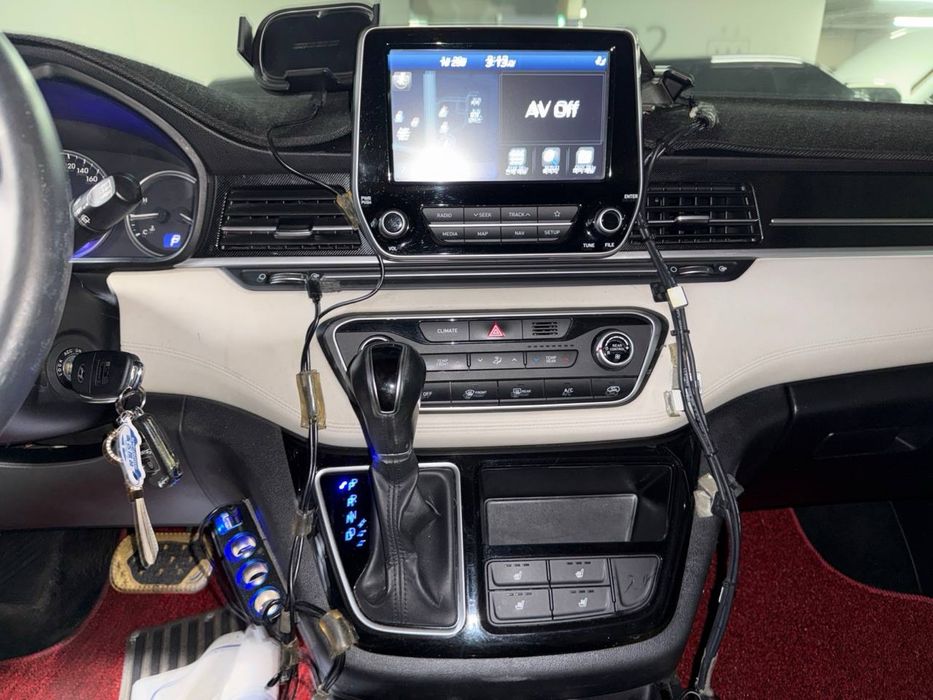 Grand Starex Limousine  2020 рік 2.5 дізель  повний