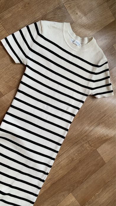 Сукня довга в рубчик приталена