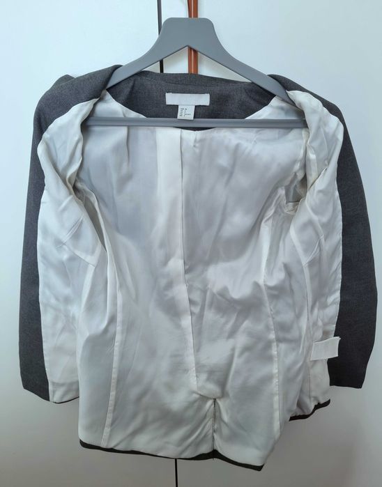 Blazer cinzento com efeito de mangas arregaçadas H&M, tamanho 34