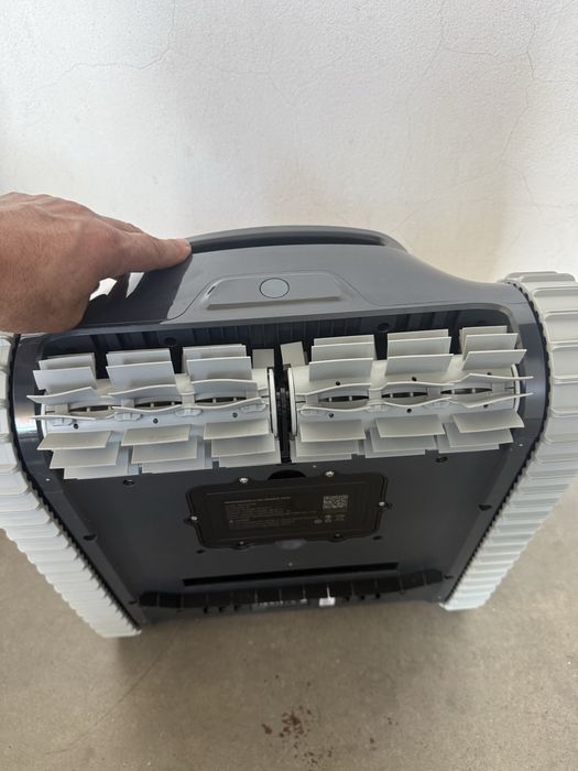 Robot poscina ECHO ( chão paredes superficie)