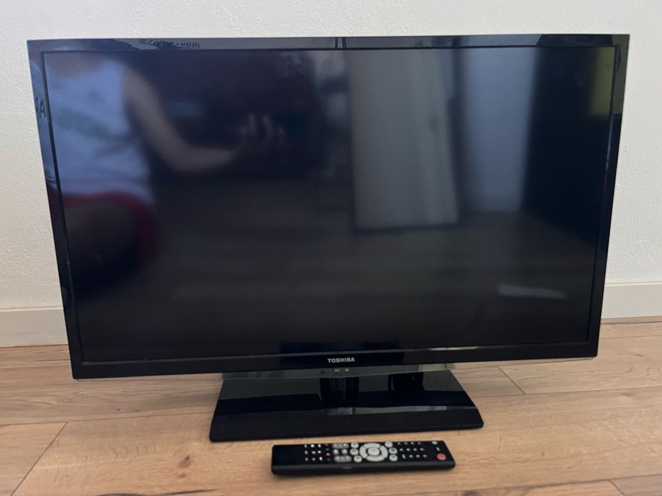 TV Toshiba 32" + Comando Universal - Entrega São Domingos de Rana