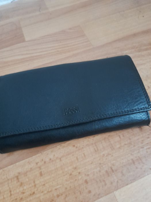 Чорний шкіряний гаманець