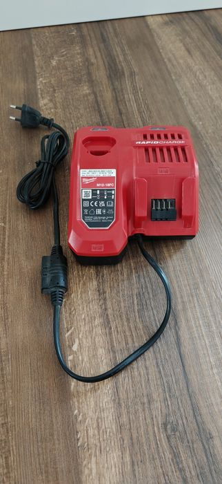 Ładowarka Milwaukee M12-18FC