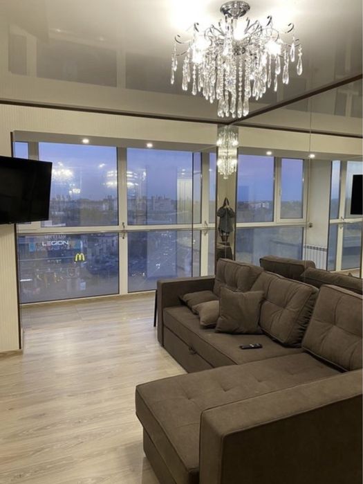 Подобова Погодинна оренда Шикарная VIP двухкомнатная студия 95 квартал