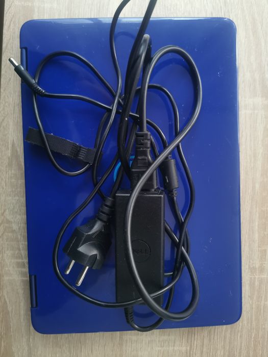 Laptop Dell inspiron P25T