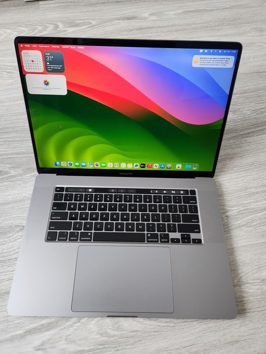 Apple MacBook PRO 16 A2141 _Core i7_AMD Radeon Pro 5300_16