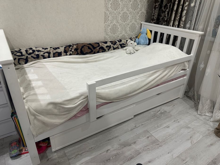 Ліжко односпальне