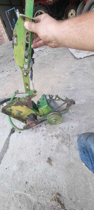 Pompa hydrauliczna john deere 590