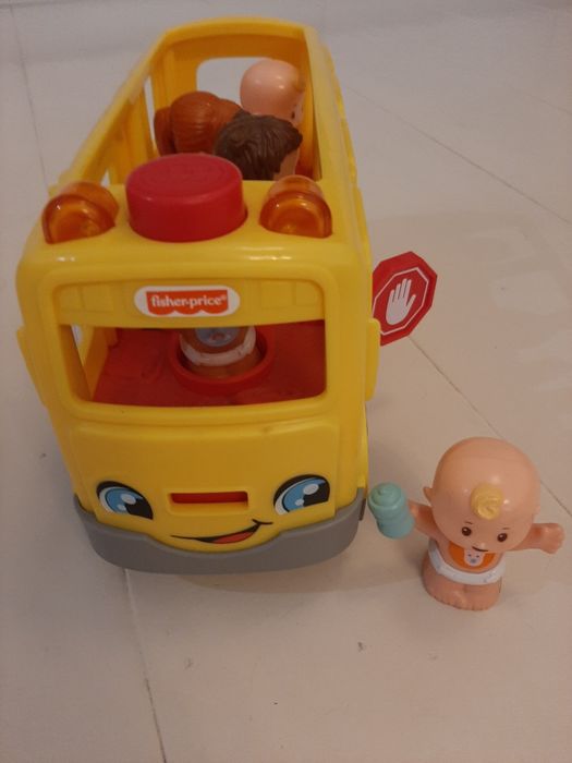 Autobus Little People interaktywny, plus figurki 6 dzieci