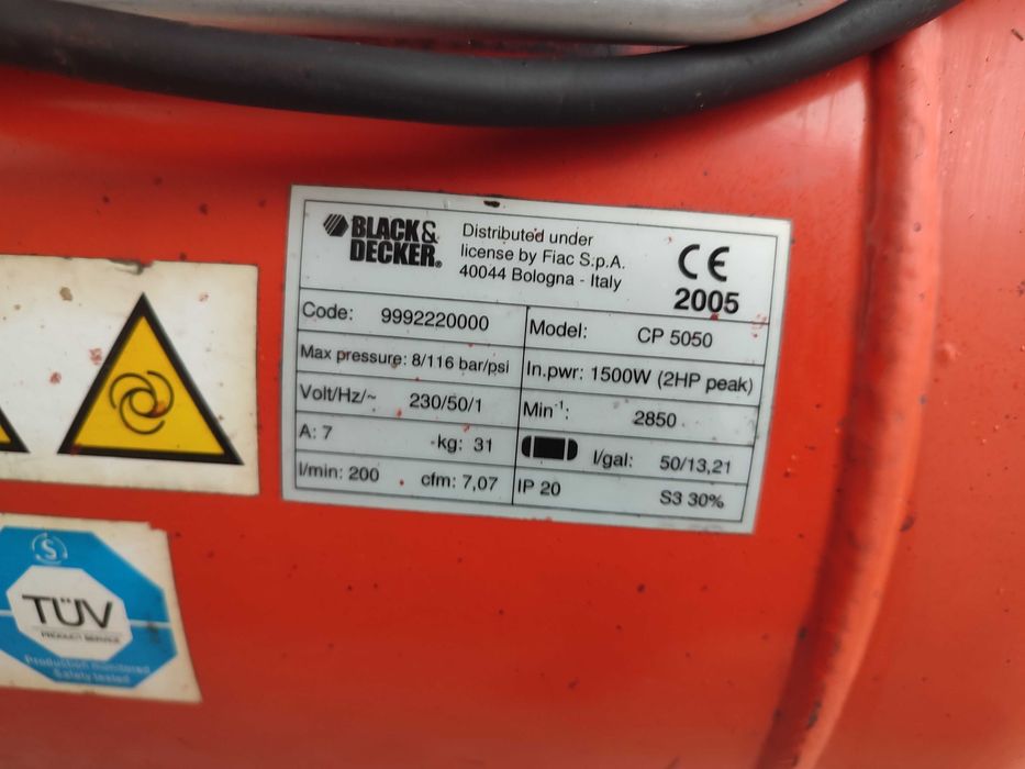 Компресор BLACK DECKER 50L воздушний