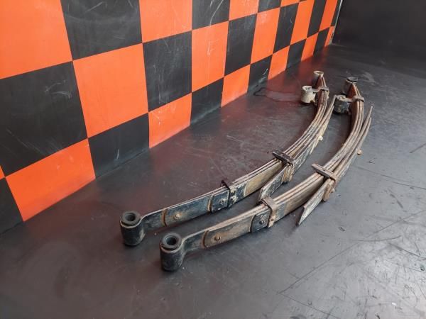 Conjunto Molas Suspensão Tras/Traseira TOYOTA Hilux II Pick Up (_N2_)