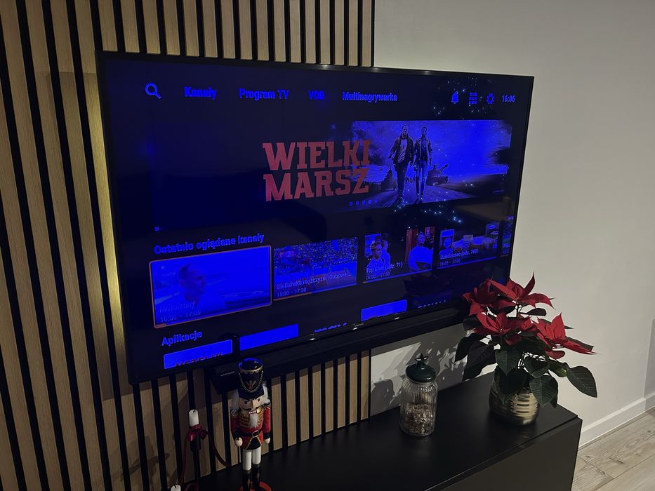 Telewizor samsung 55 smart tv + soundbar samsung + JBL PARTYBOX 310