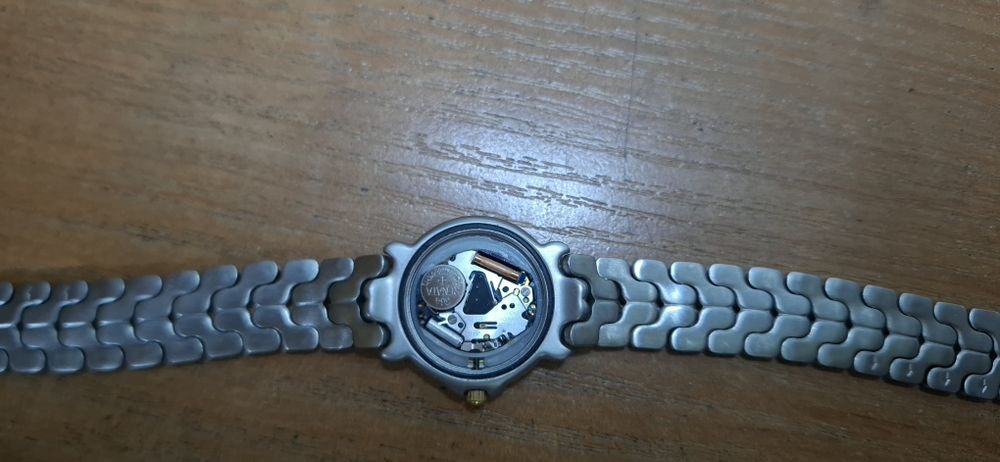 Женские часы Louis Valès Paris с японским механизмом Seiko