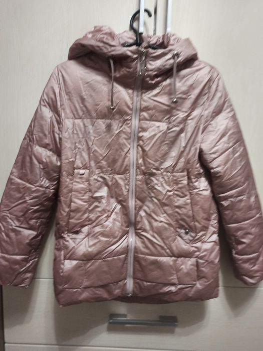 Продам курточку, куртку на девочку 145-155 см